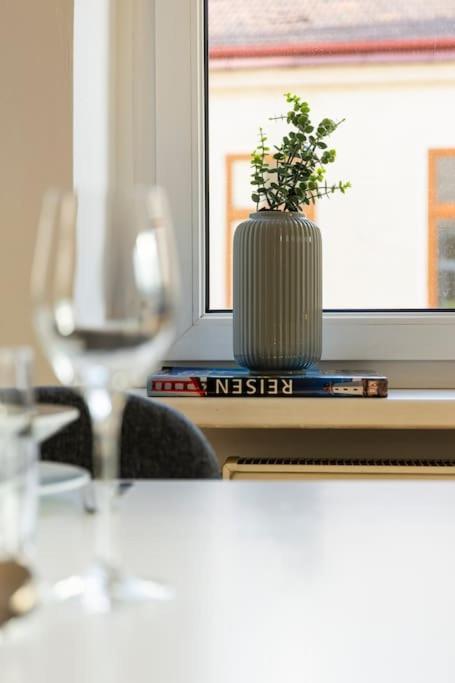 Savoir-vivre In Unserer Zentralen Balkonwohnung * Viena